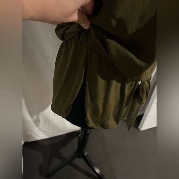 Olive green Silk Halter Tie Top with silk Belt Medium Haute Hippie - Picture 7 of 11